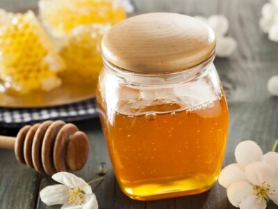 5 Advantages to Your Health for Eating Local Honey