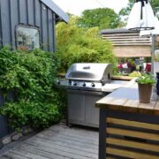 Install an Outdoor Kitchen in the Backyard
