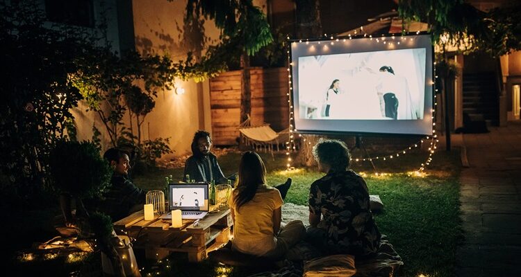 DIY Outdoor Movie Video Projector Screen